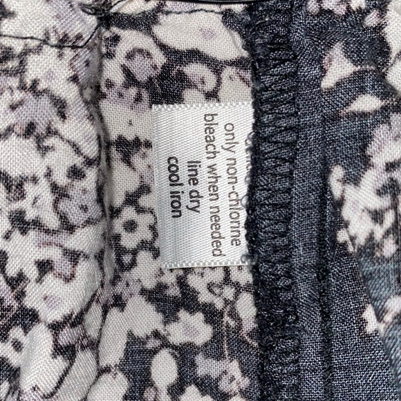 Black & White Floral Pattern Top - Kirra - Picture 4 of 5